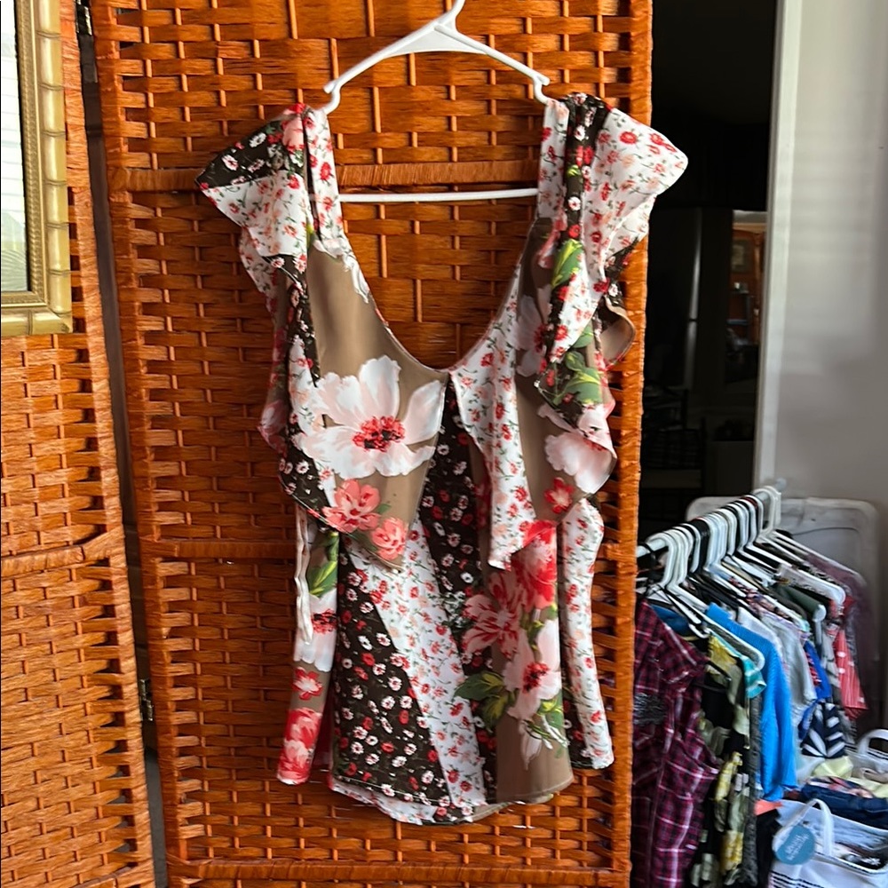 Floral Ruffle Sleeve Top - Brown and Pink